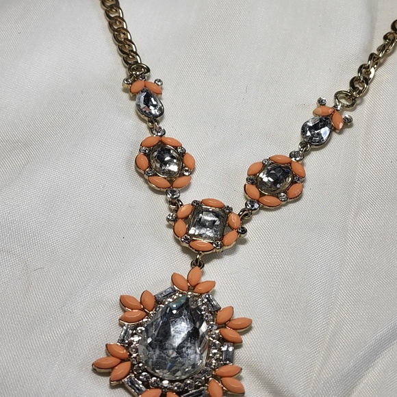 Orange and white necklace - Picture 5 of 6